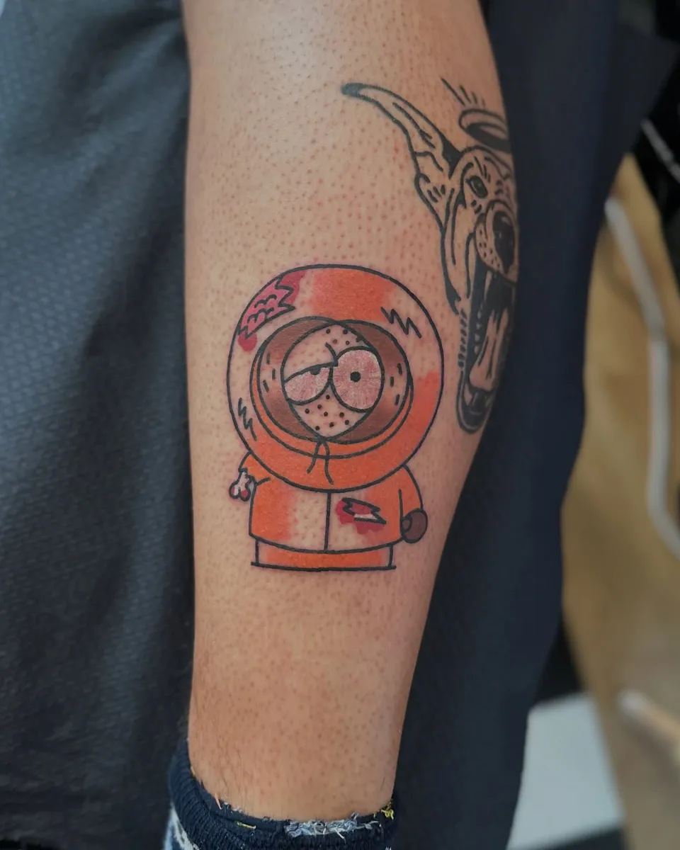 Ignorant tatuaż Kennyego z South Park na przedramieniu (2) — Tattoo, Wujek Darek Tattoo, Warszawa