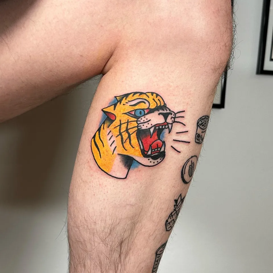 Tygrys na łydce Adama — Tattoo, Wujek Darek Tattoo, Warszawa