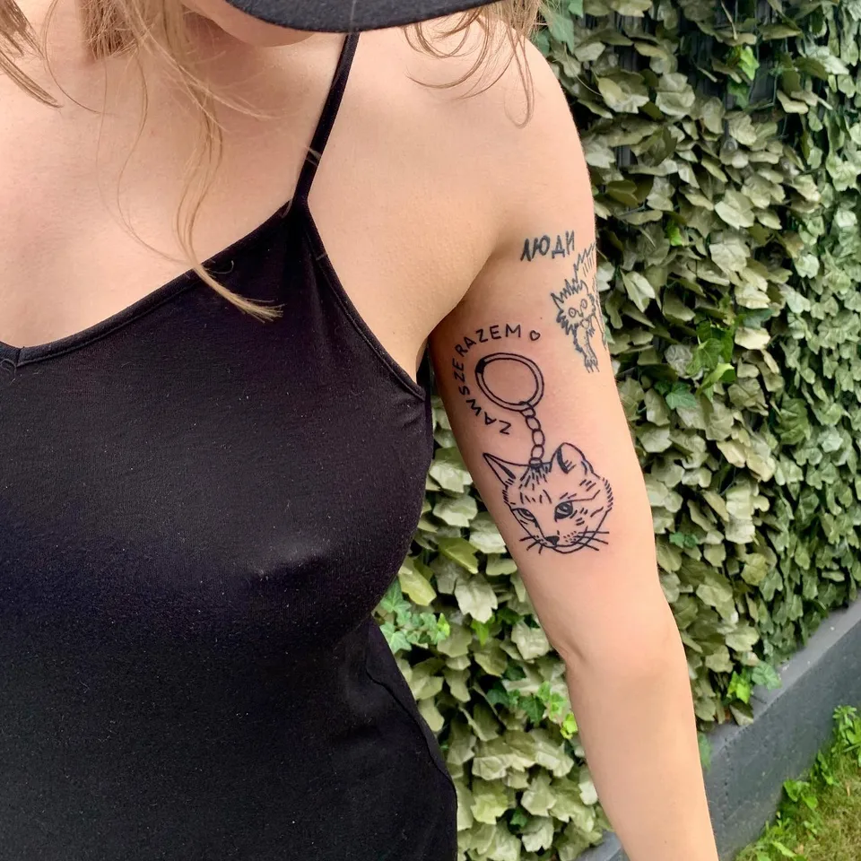 Kot brelok na dziękuję za zaufanie — Tattoo, Wujek Darek Tattoo, Warszawa