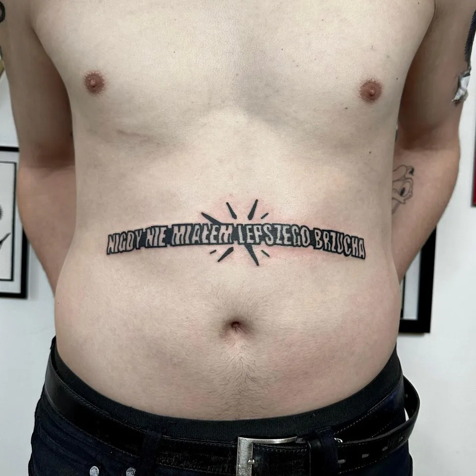 Ciałopozytywny przekaz patriotyczny — Tattoo, Wujek Darek Tattoo, Warszawa