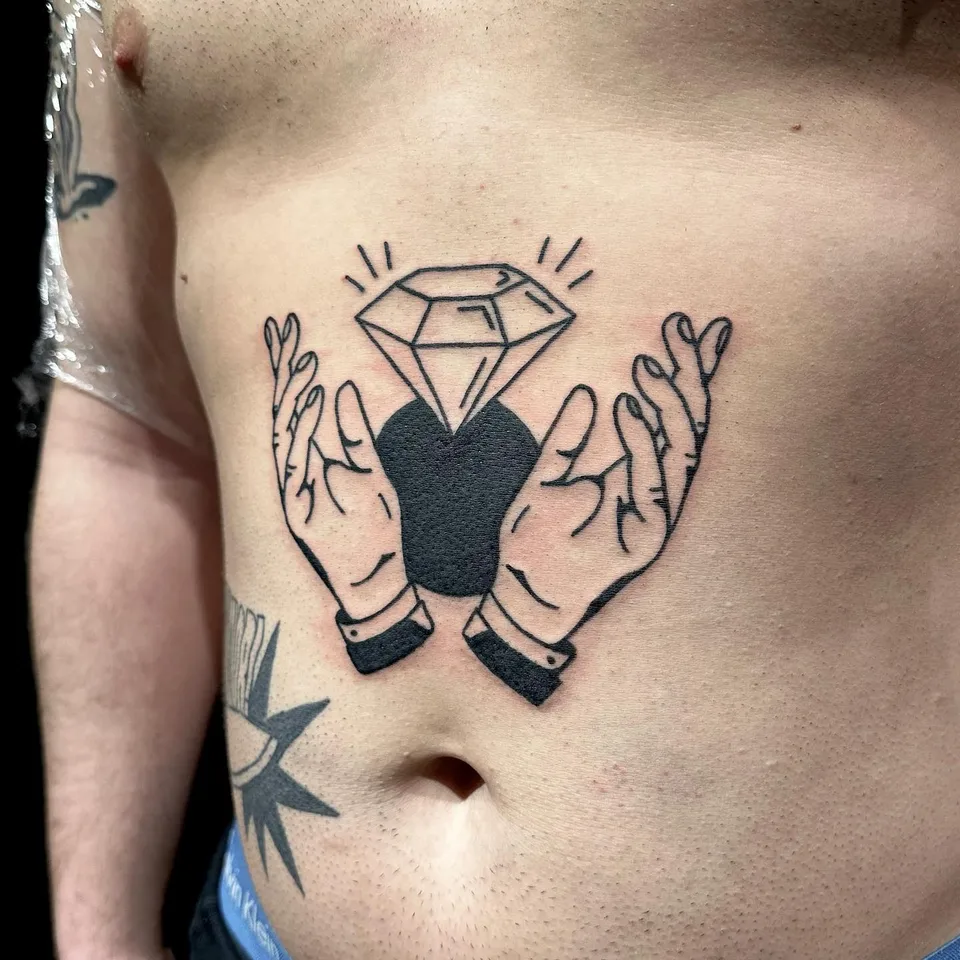 Diamentowe ręce na wytrwałym inwestorze — Tattoo, Wujek Darek Tattoo, Warszawa