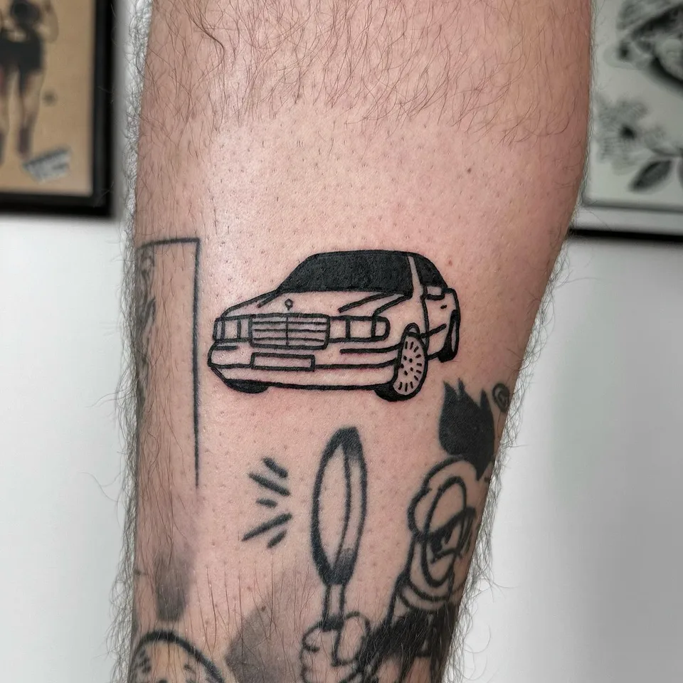 W124 Coupe polift na aftermarketowej feldze — Tattoo, Wujek Darek Tattoo, Warszawa