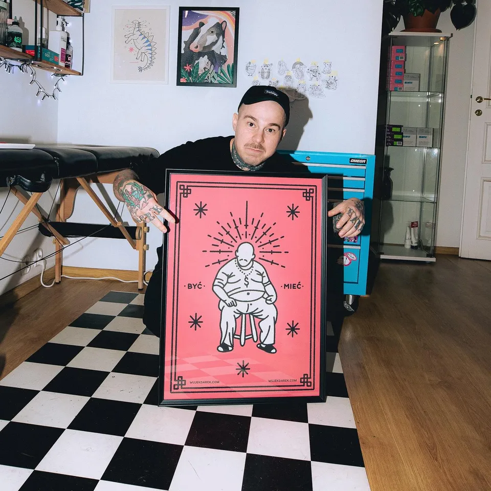 Plakat z grubym konturem i łysą postacią w stylu ignorant — Tattoo, Wujek Darek Tattoo, Warszawa