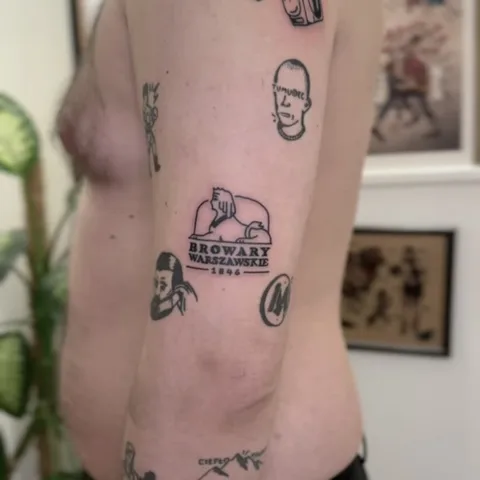 Ignorant tatuaże z grubym konturem na boku i żebrach – portrety i sylwetki — Tattoo, Wujek Darek Tattoo, Warszawa